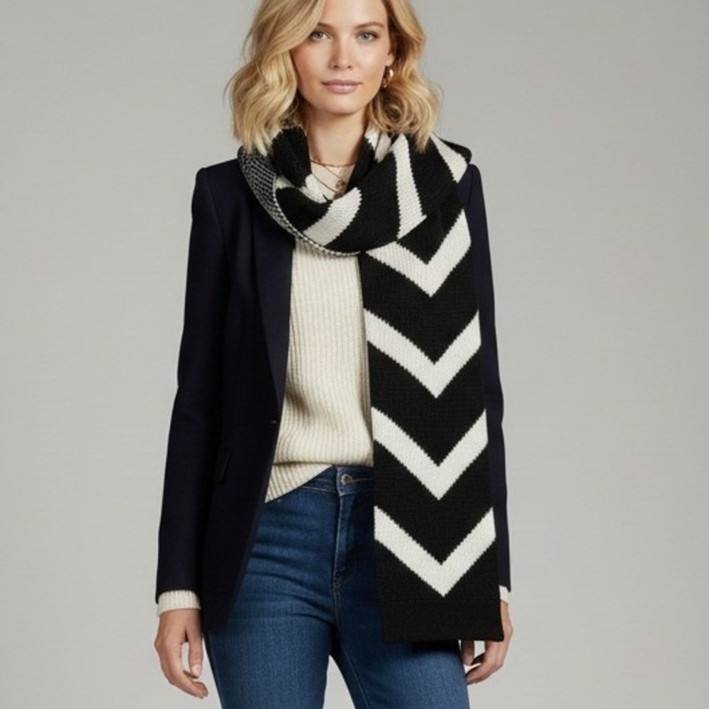 Lululemon Chevron Knit Scarf Black Beige Cashmere Blend One Size‎